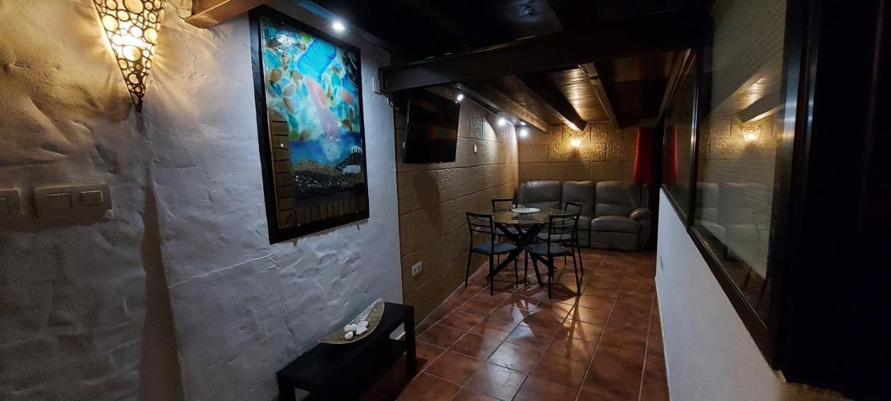 Aloelux Villa !! - Private Villa With Pool , Jacuzzi, Cinema, Massage ,Wonderful View, Art Desing Villa Тиас Экстерьер фото