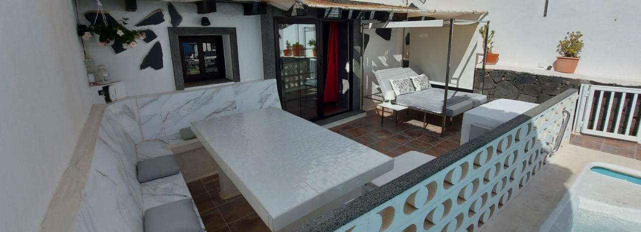 Aloelux Villa !! - Private Villa With Pool , Jacuzzi, Cinema, Massage ,Wonderful View, Art Desing Villa Тиас Экстерьер фото