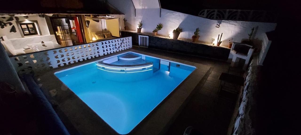 Aloelux Villa !! - Private Villa With Pool , Jacuzzi, Cinema, Massage ,Wonderful View, Art Desing Villa Тиас Экстерьер фото